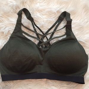 VS Sport sports bra